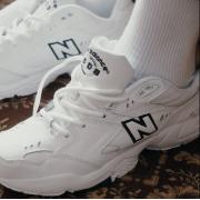 New Balance精选特惠：NB正价店新款运动鞋购满100美元即减10美元