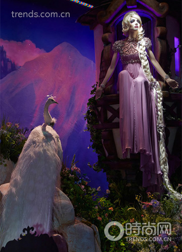 时尚大牌上演圣诞橱窗“大戏”