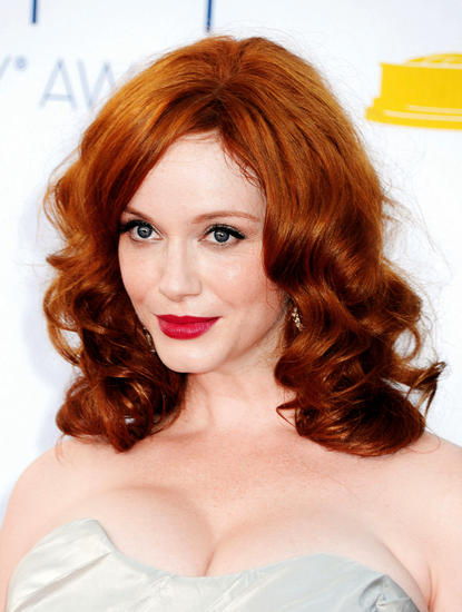 淡雅精致 跟明星学美饰配盘发