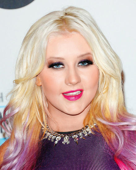 淡雅精致 跟明星学美饰配盘发