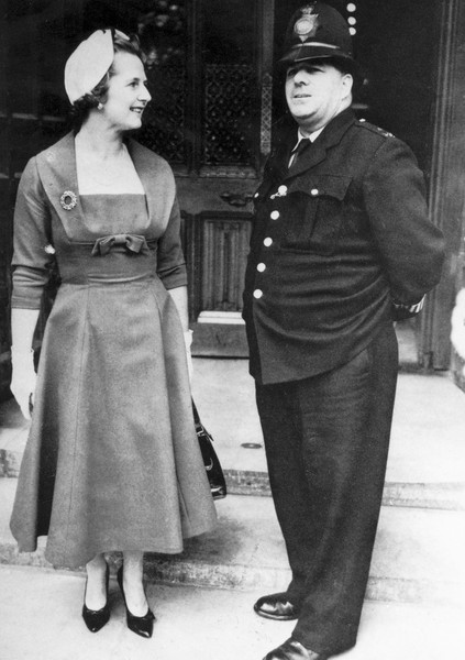 追忆撒切尔夫人的优雅穿衣经